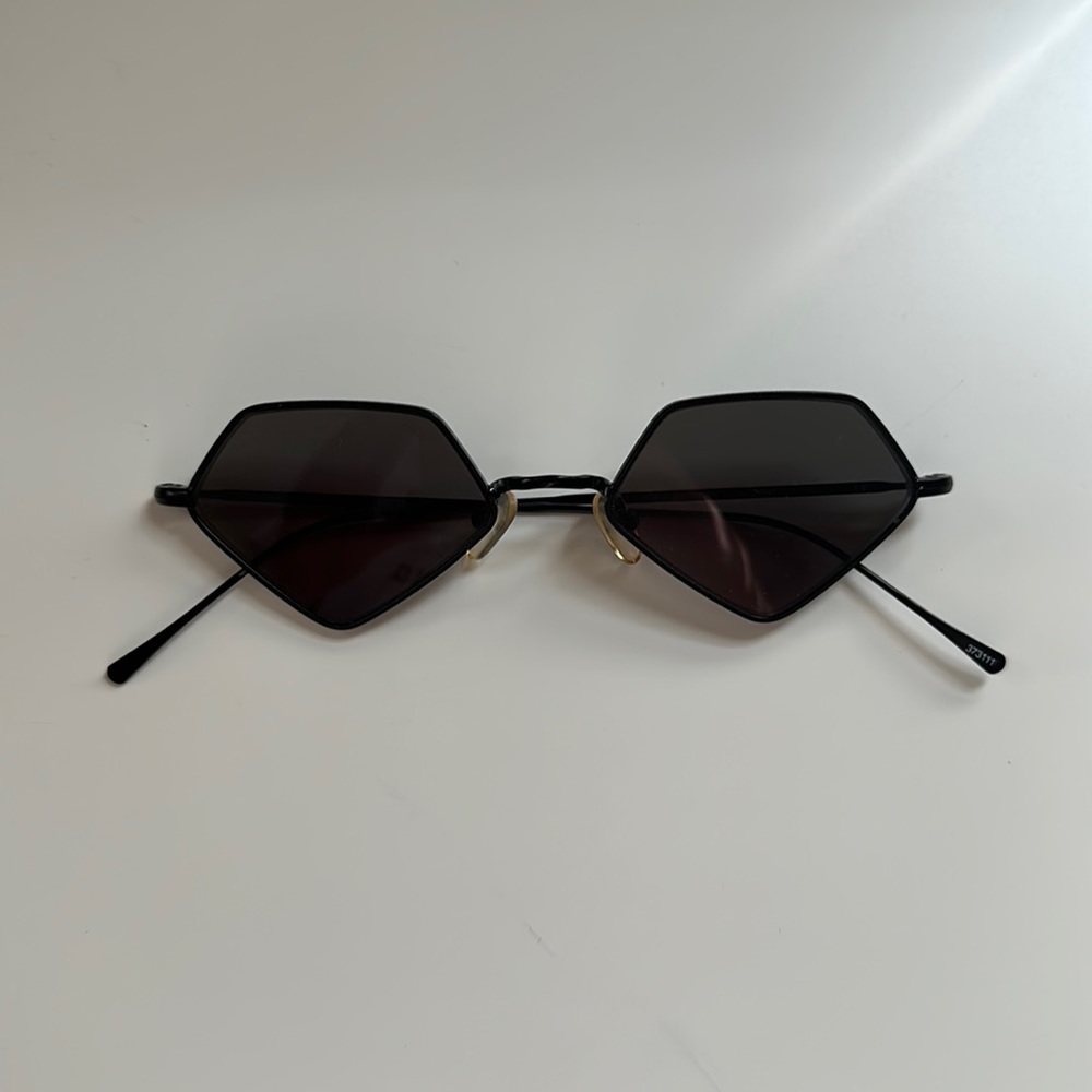 Illesteva Beak Sunglasses